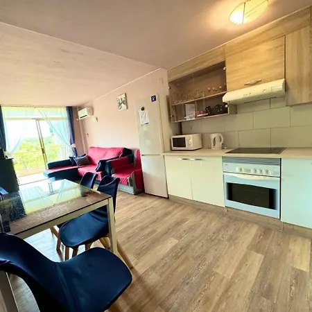 Апартаменты Apartsalou Lea *