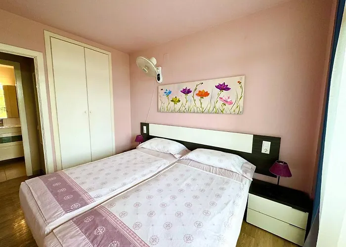 Apartsalou Lea شقة *